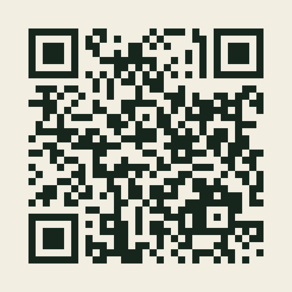 QR code linking to Ariadne Latorre's digital business card